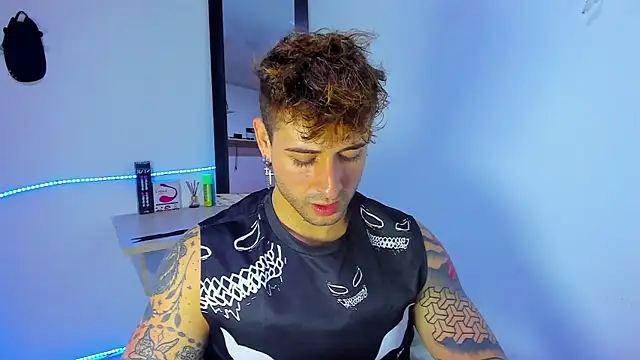 Snapshot of Ares_blue chatting on 24, 9, 2025 Ares blue online show from 24, 9, 2025