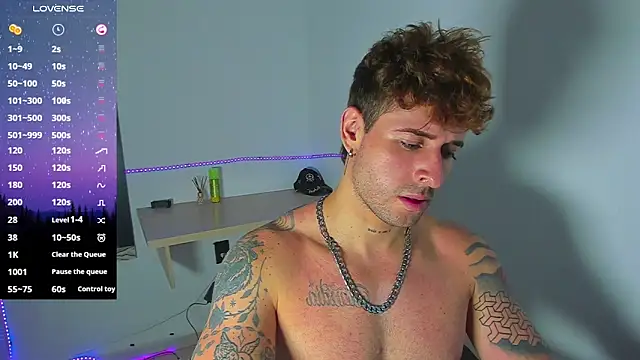 Snapshot of Ares_blue chatting on 30, 10, 2025 Ares blue online show from 30, 10, 2025