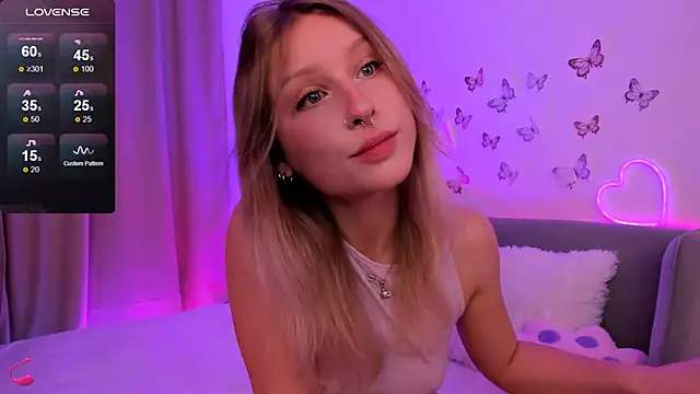 Snapshot of lilyvibe chatting on 9, 10, 2025 lilyvibe online show from 9, 10, 2025