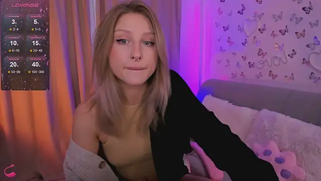 Snapshot of lilyvibe chatting on 22, 10, 2025 lilyvibe online show from 22, 10, 2025