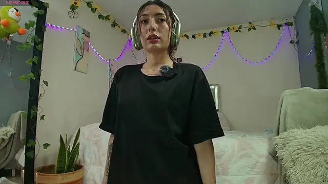 Tomoe b online show from 7, 1, 2026