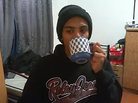 Snapshot of 29YOURZ_28_ chatting on 19, 9, 2025 29YOURZ 28  online show from 19, 9, 2025
