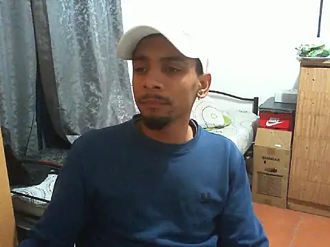 Snapshot of 29YOURZ_28_ chatting on 25, 9, 2025 29YOURZ 28  online show from 25, 9, 2025