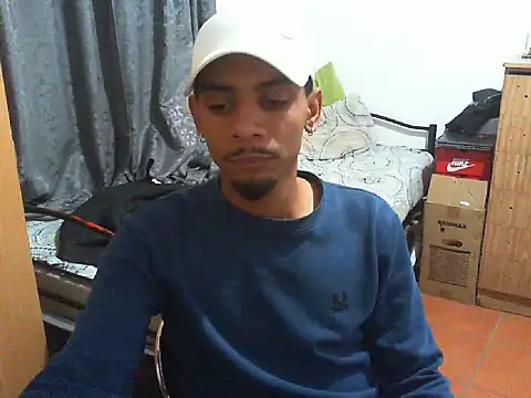 Snapshot of 29YOURZ_28_ chatting on 29, 9, 2025 29YOURZ 28  online show from 29, 9, 2025
