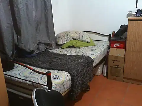 Snapshot of 29YOURZ_28_ chatting on 1, 10, 2025 29YOURZ 28  online show from 1, 10, 2025