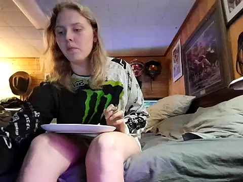 Ryan and Aurora online show from 17, 4, 2026