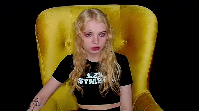 Snapshot of MisssLola chatting on 15, 9, 2025 MisssLola online show from 15, 9, 2025