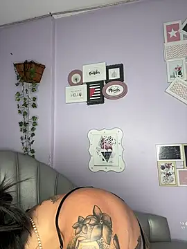 kiim taaylor online show from 10, 2, 2025