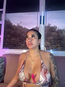 kiim taaylor online show from 18, 9, 2025