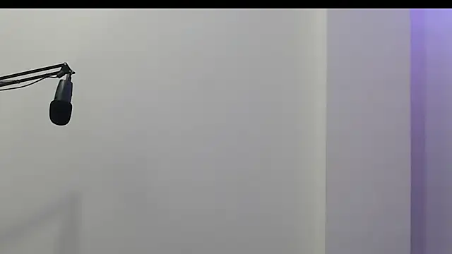 Snapshot of evaleribigtits18 chatting on 23, 11, 2025 evaleribigtits18 online show from 23, 11, 2025