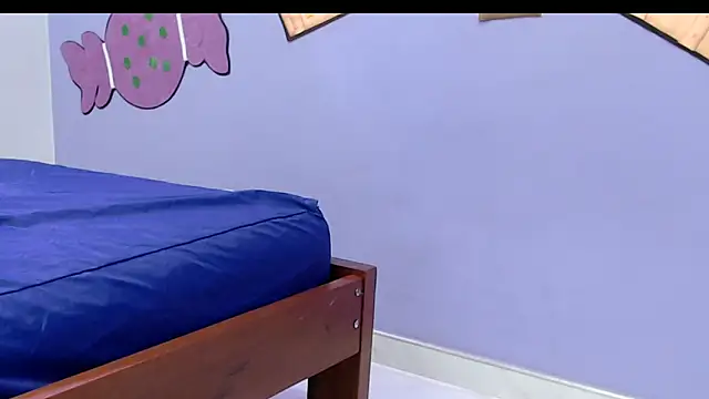 Snapshot of evaleribigtits18 chatting on 27, 11, 2025 evaleribigtits18 online show from 27, 11, 2025