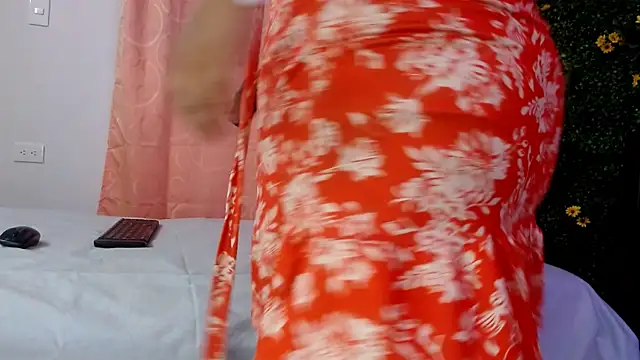 Snapshot of evaleribigtits18 chatting on 14, 12, 2025 evaleribigtits18 online show from 14, 12, 2025