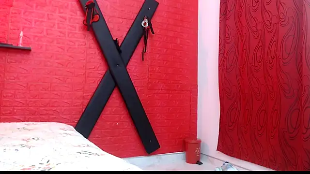 Snapshot of evaleribigtits18 chatting on 16, 12, 2025 evaleribigtits18 online show from 16, 12, 2025