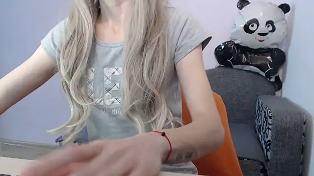 Snapshot of bounty888 chatting on 4, 3, 2025 bounty888 online show from 4, 3, 2025