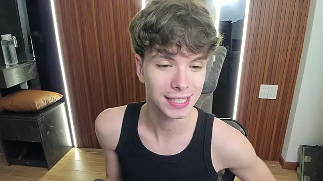 Snapshot of calvin_love_you chatting on 25, 4, 2026 calvin love you online show from 25, 4, 2026