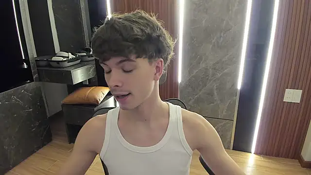 Snapshot of calvin_love_you chatting on 7, 6, 2026 calvin love you online show from 7, 6, 2026