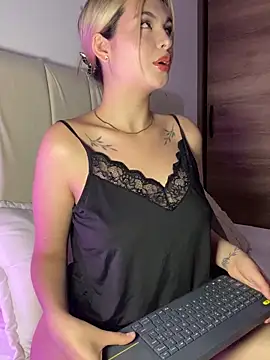 Snapshot of Odett_ chatting on 21, 10, 2025 Odett online show from 21, 10, 2025