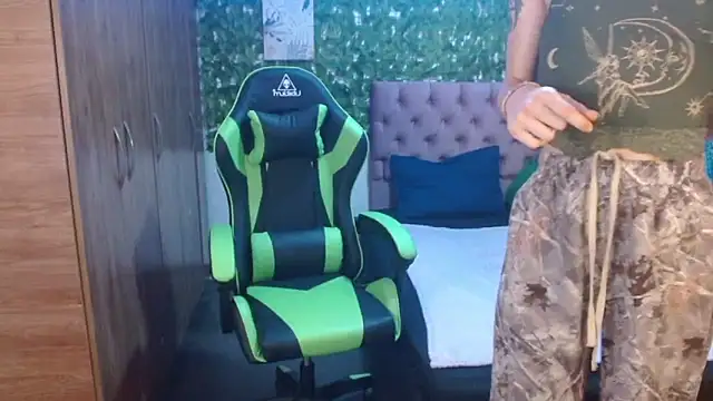 Snapshot of BurningVenus12 chatting on 14, 3, 2026 BurningVenus12 online show from 14, 3, 2026