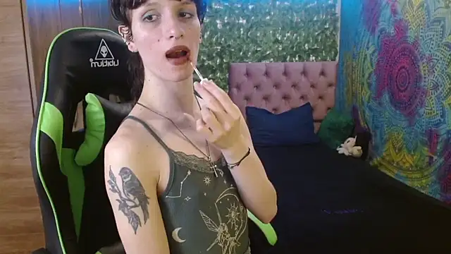 Snapshot of BurningVenus12 chatting on 4, 4, 2026 BurningVenus12 online show from 4, 4, 2026