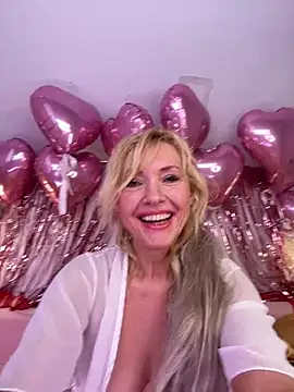 Snapshot of KelliRaid chatting on 12, 2, 2025 KelliRaid online show from 12, 2, 2025