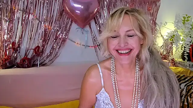 Snapshot of KelliRaid chatting on 17, 2, 2025 KelliRaid online show from 17, 2, 2025