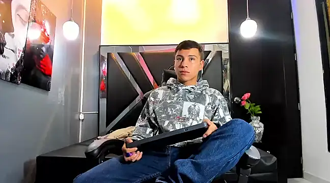 salvadorgomezx online show from 30, 12, 2024