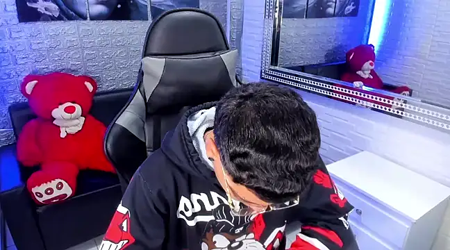 salvadorgomezx online show from 5, 2, 2025