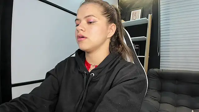 PaigeJayden online show from 19, 2, 2025