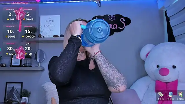 Alexasmith06 online show from 17, 2, 2025