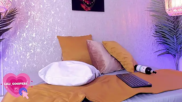lilicooper  online show from 8, 12, 2024