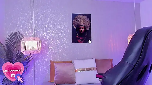 lilicooper  online show from 4, 1, 2025
