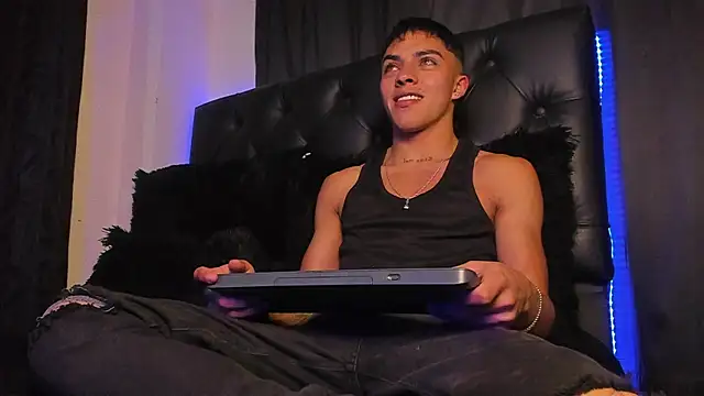 James1lee  online show from 24, 12, 2024