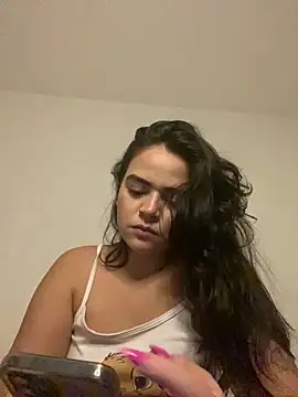 Snapshot of rebeccaareys chatting on 8, 2, 2025 rebeccaareys online show from 8, 2, 2025