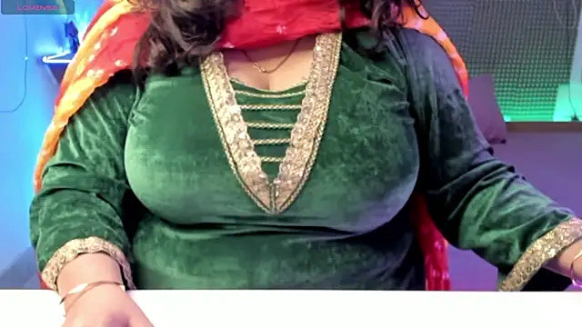 Gulabi Queen online show from 11, 12, 2024