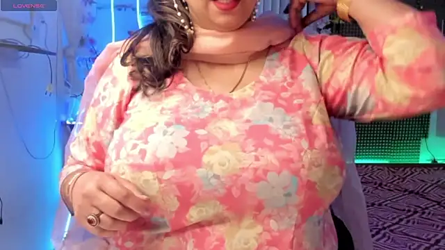 Gulabi Queen online show from 3, 2, 2025