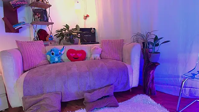 Snapshot of HANNAH_LOVEE chatting on 8, 4, 2026 HANNAH LOVEE online show from 8, 4, 2026