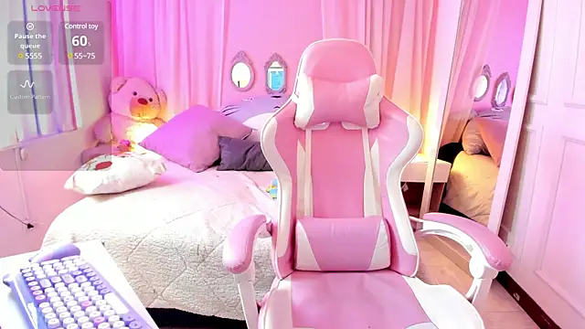 SophiIamilleer online show from 24, 1, 2025