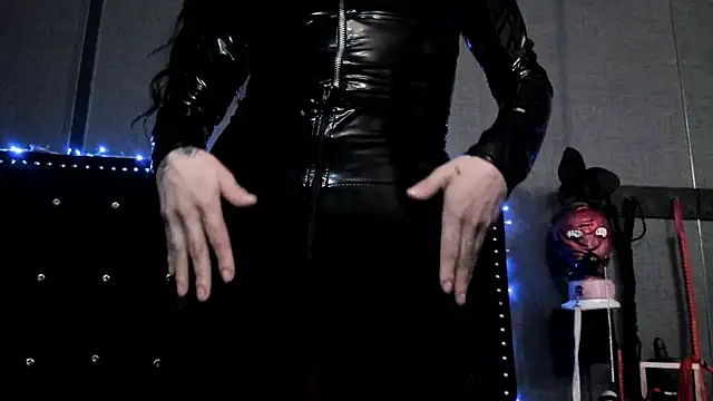 Snapshot of LusstCruella chatting on 15, 1, 2025 LusstCruella online show from 15, 1, 2025