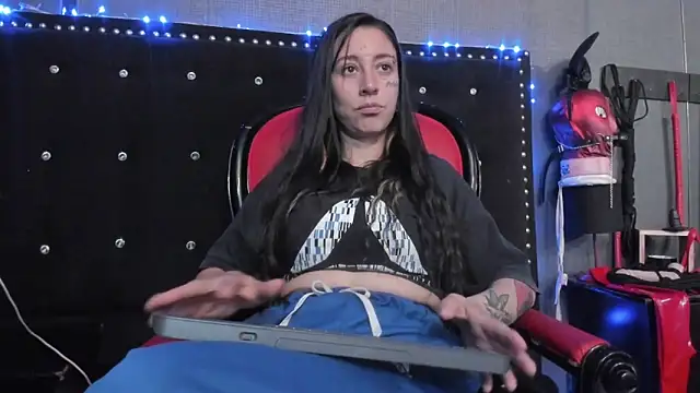 Snapshot of LusstCruella chatting on 19, 1, 2025 LusstCruella online show from 19, 1, 2025