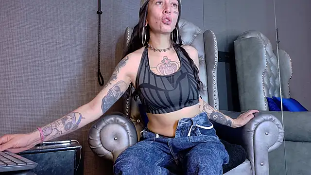 Snapshot of LusstCruella chatting on 27, 10, 2025 LusstCruella online show from 27, 10, 2025