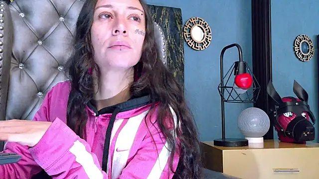 Snapshot of LusstCruella chatting on 13, 4, 2026 LusstCruella online show from 13, 4, 2026