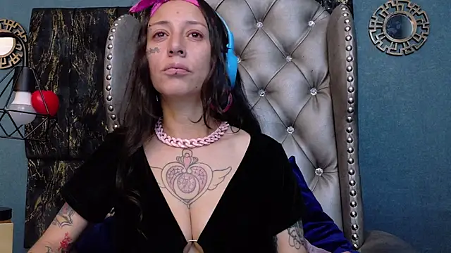 Snapshot of LusstCruella chatting on 1, 5, 2026 LusstCruella online show from 1, 5, 2026