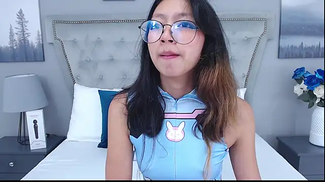 Snapshot of Yommi_Winx chatting on 4, 3, 2025 Yommi Winx online show from 4, 3, 2025