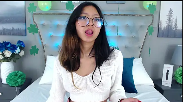 Snapshot of Yommi_Winx chatting on 18, 3, 2025 Yommi Winx online show from 18, 3, 2025