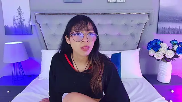 Snapshot of Yommi_Winx chatting on 18, 9, 2025 Yommi Winx online show from 18, 9, 2025