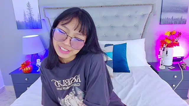 Snapshot of Yommi_Winx chatting on 24, 10, 2025 Yommi Winx online show from 24, 10, 2025