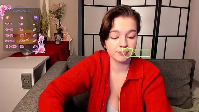 Snapshot of LynBrow chatting on 6, 2, 2025 LynBrow online show from 6, 2, 2025