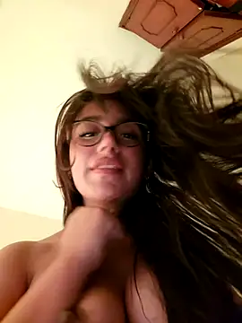 Snapshot of Lau1127 chatting on 24, 10, 2025 Lau1127 online show from 24, 10, 2025