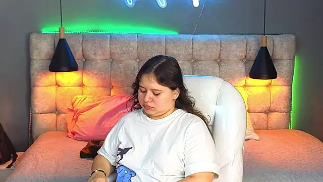 Laia and Aloby online show from 9, 1, 2025