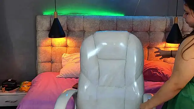 Laia and Aloby online show from 10, 1, 2025